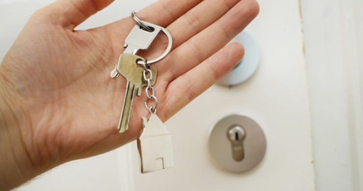 Advice on property possession / Photo by Maria Ziegler on Unsplash