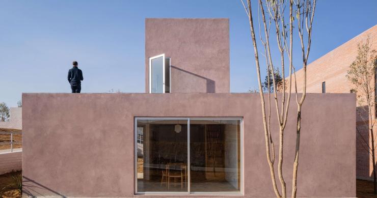 Esta casa tan peculiar ha sido diseñada especialmente para adaptarse al desierto mexicano