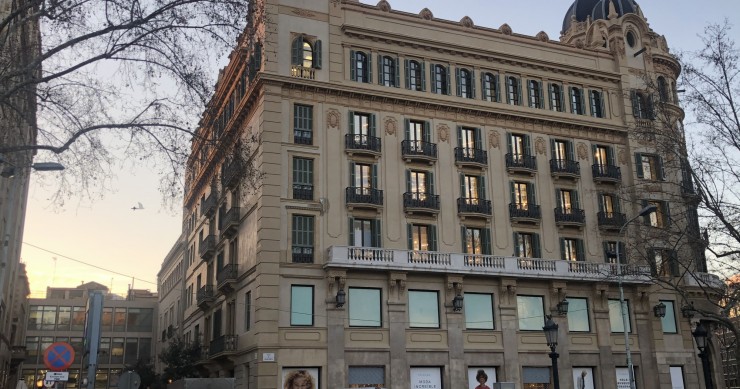 Primark retrasa la apertura de su tienda en Plaza Cataluña de Barcelona por el coronavirus