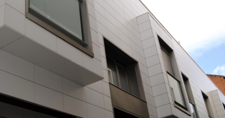 Urbas compra la empresa Murias para entrar en el negocio de la construcción