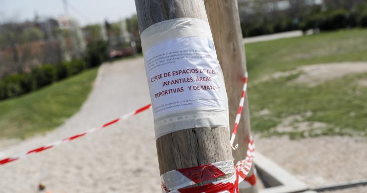 Prohibido el uso de las zonas comunes vecinales por niños y adultos durante el estado de alarma