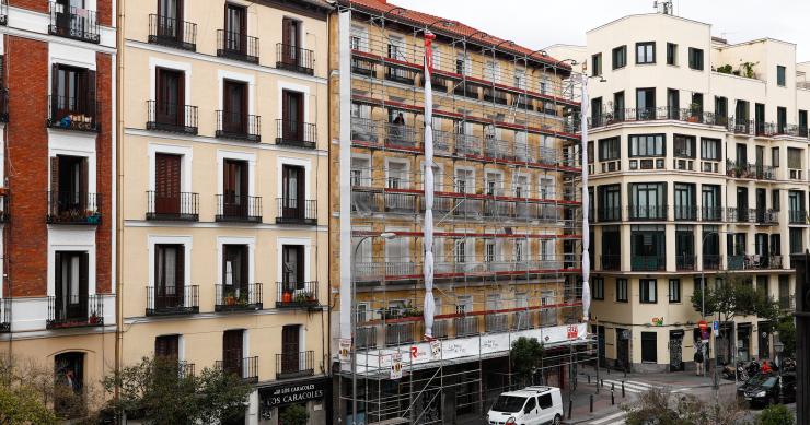 El Gobierno subvencionará a las CCAA hasta un 60% para la compra de viviendas de alquiler social
