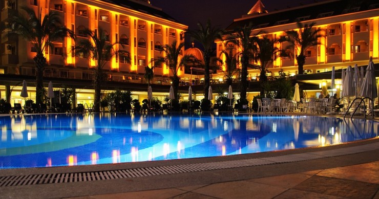 La consultora Laborde Marcet predice un descenso del 20% en el precio de hoteles y locales 'prime'