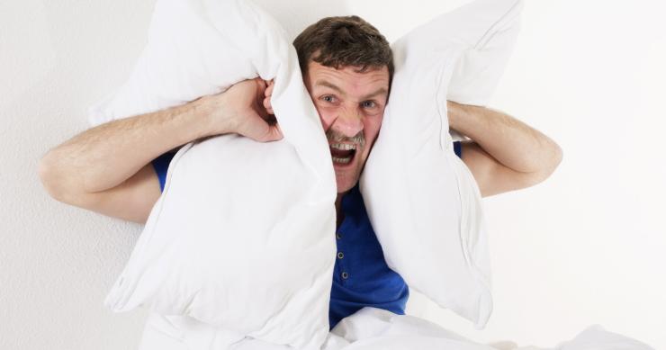 Acción de cesación: todo lo que debes saber para acabar con las actividades molestas de los vecinos