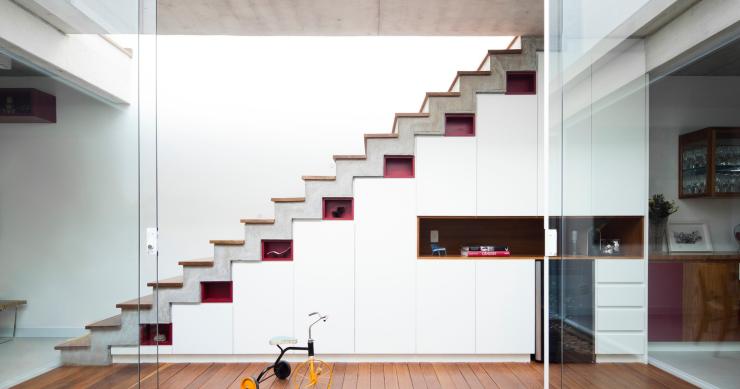 Ideas para aprovechar el espacio bajo la escalera