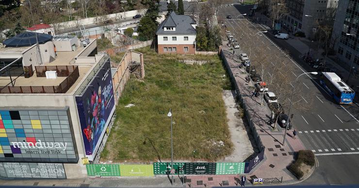Terreno donde se ubicarán las nueve exclusivas viviendas en Madrid