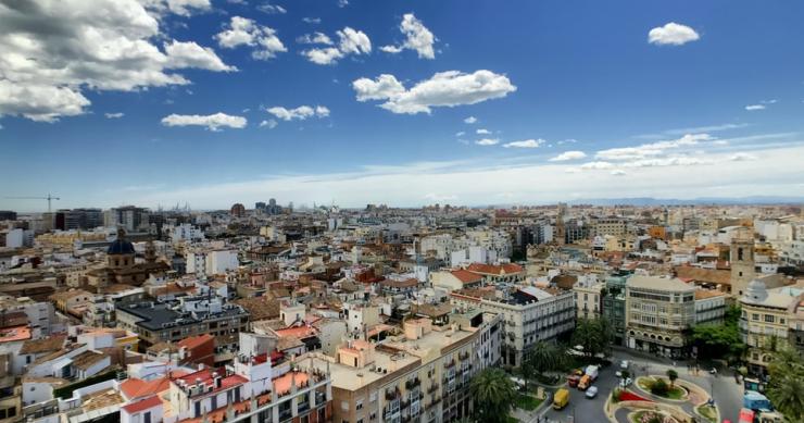 Los promotores valencianos recurrirán el decreto de tanteo que permite frenar la venta de edificios