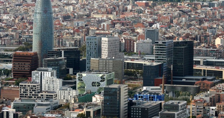 Colau culminará el 22@ duplicando la reserva de vivienda protegida hasta las 10.000 casas