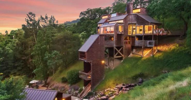 Una impresionante vivienda con vistas a la montaña y con su propio funicular