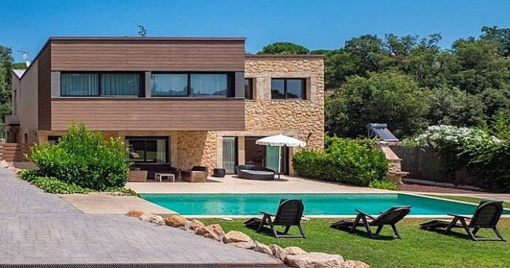 Las reservas de viviendas turísticas en la costa tocan mínimos históricos en el verano del covid