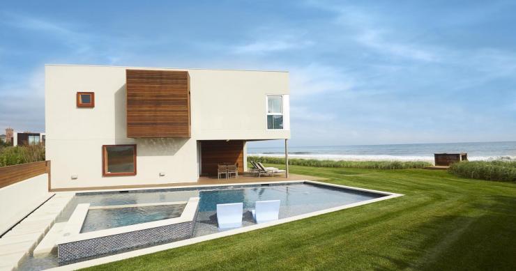 El covid-19 agrava el problema de la okupación en segundas residencias de la costa española, según la policía