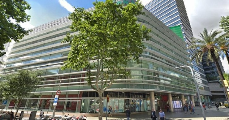Barcelona permitirá a El Corte Inglés transformar su centro de Francesc Macià en oficinas y comercio