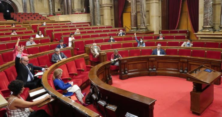 PP, PSOE, ERC y Ciudadanos votan en contra de acabar con los desahucios y regular los alquileres en Cataluña