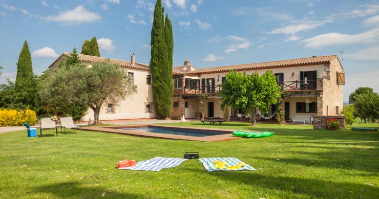 Airbnb prohíbe fiestas y limita a un máximo de 16 personas la ocupación en sus casas por el covid-19