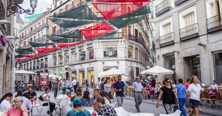 Uno de cada tres empleados del sector del comercio continúa en ERTE