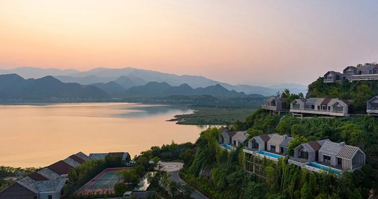 Hilton relanza un resort de lujo en medio del entorno natural en China