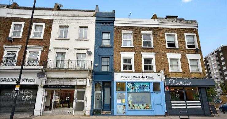 La casa más estrecha de Londres sale a la venta por un millón de euros