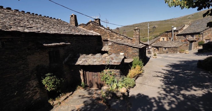 Los pueblos de la arquitectura negra, un tesoro hecho de pizarra que está escondido cerca de Madrid