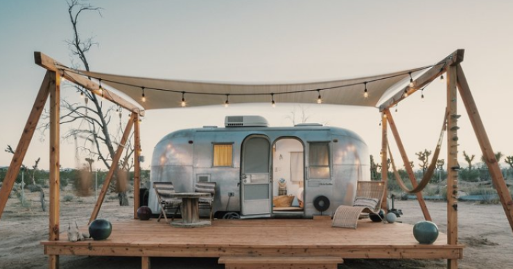 Un alojamiento para aventureros: estas coquetas caravanas están perdidas en el desierto de California