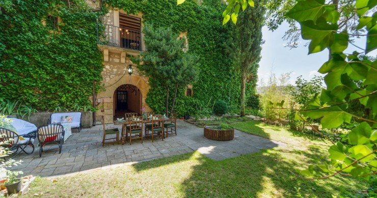 Questo grande palazzo è in vendita in un paese spagnolo vicino a Segovia
