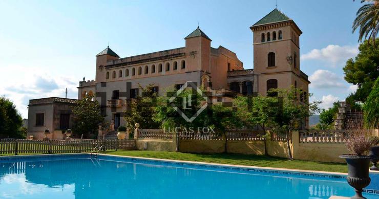 Esta espectacular masía del siglo XVIII en Tarragona con viñedo propio está a la venta por 8 millones 