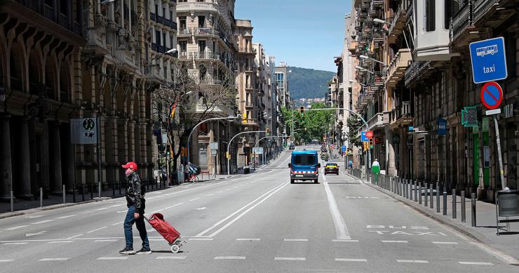 Los expertos rechazan el nuevo decreto catalán para frenar desahucios: "No puede recaer en el sector privado"