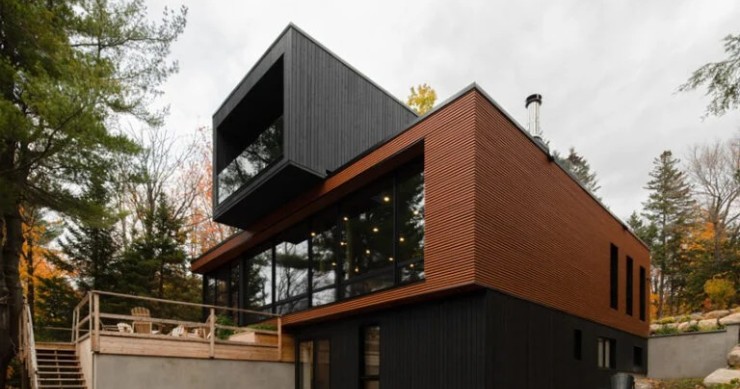 Una casa de campo prefabricada de diseño con cinco módulos ensamblados