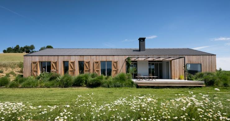Una espectacular casa rural en el norte de Italia donde se funden tradición y modernidad