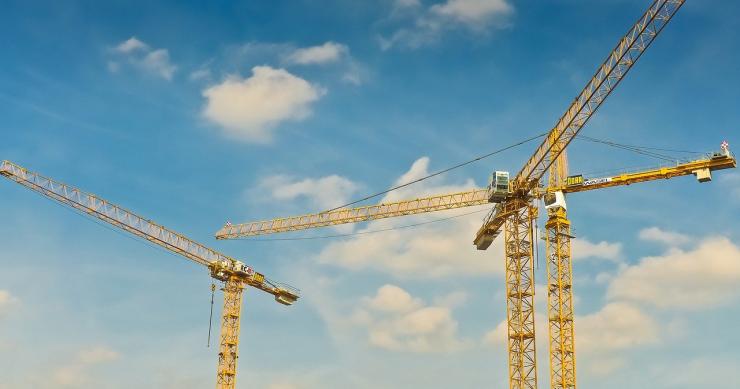 El coronavirus provoca la venta de 11.700 millones de euros en activos de las constructoras