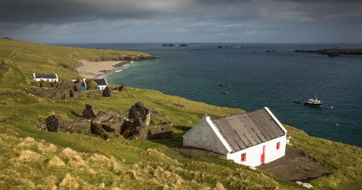 Se disparan las solicitudes de un trabajo peculiar: regentar un hospedaje en una remota isla de Irlanda