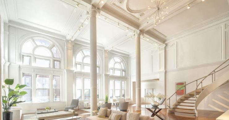 Este espectacular loft en Nueva York incluye un mural redescubierto del artista Keith Haring
