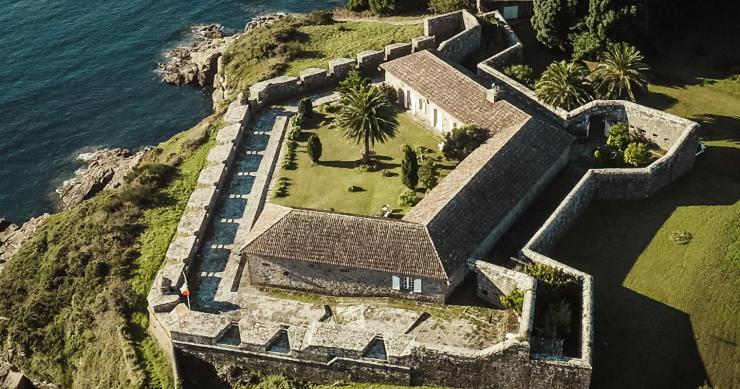 Esta antigua fortaleza en la costa de A Coruña sigue a la venta por 3 millones