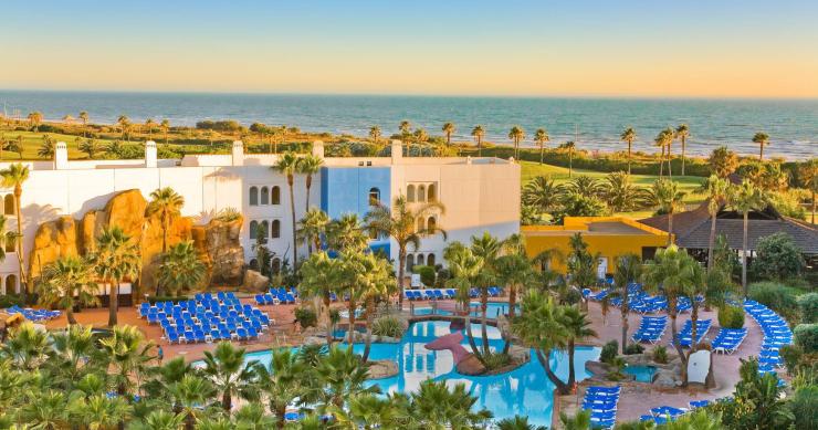 Amancio Ortega compra el hotel Senator Playaballena en Cádiz por 25 millones