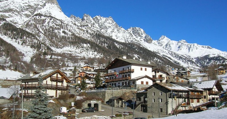 El pequeño pueblo alpino que ofrece casas en venta por 1 euro