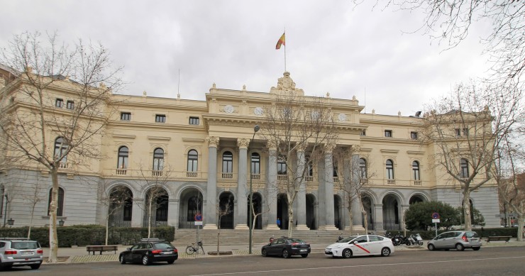 Colonial y Merlin empatan en valor bursátil: ¿Quién ganará según los analistas?