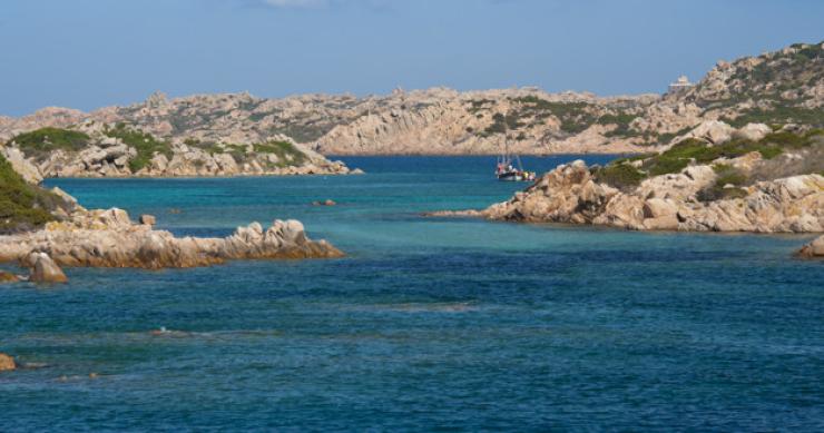 El Robinson Crusoe italiano cambia una isla donde ha vivido solo 32 años por un apartamento 