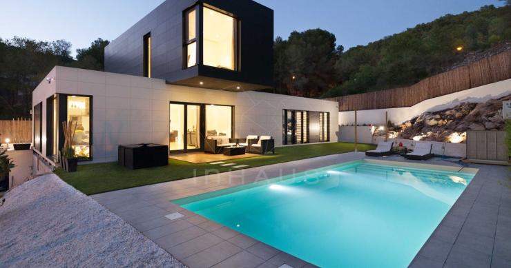 Permisos y licencias para construir una casa prefabricada en España