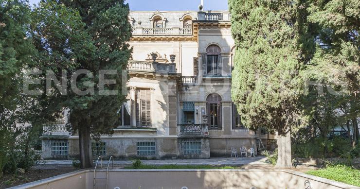 Una mansión centenaria a la venta por 3,5 millones en el barrio del Putxet de Barcelona