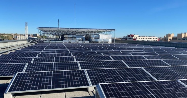 Placas solares en uno de los activos de Merlin