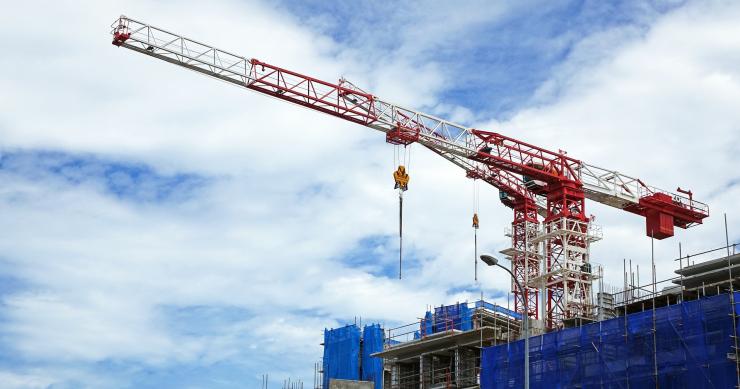 La construcción alerta de despidos y menores indemnizaciones si desaparece el contrato fijo de obra