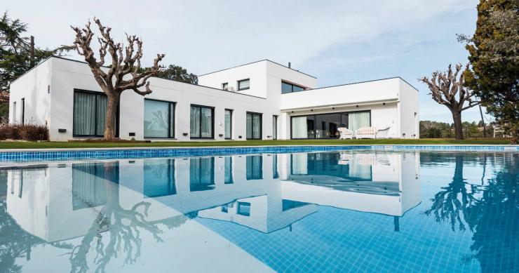 Prêt-à-Porter: casas prefabricadas de hormigón clásicas o vanguardistas desde 230.000 euros