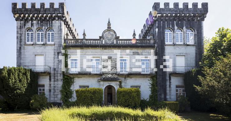 Este espectacular pazo con forma de castillo se vende por 830.000 euros en idealista