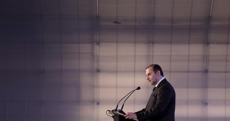 Ábalos dice que Podemos piensa en bajar precios del alquiler y que él está en congelar y mejorar la calidad