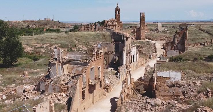 Belchite, uno de los pueblos malditos más famosos de España, como nunca lo habías visto 