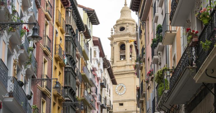 La socimi All Iron compra un edificio en Pamplona por 3,7 millones para reconvertirlo en apartamentos