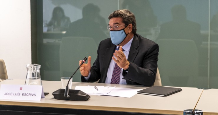 Escrivá aboga por desincentivar la jubilación anticipada y premiar a quien trabaje hasta los 75 años