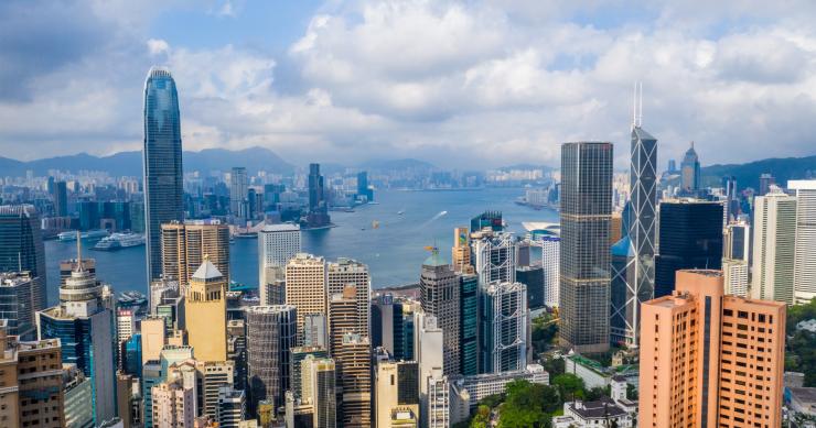 La amenaza de contagio por la caída de la inmobiliaria Evergrande golpea a los mercados mundiales