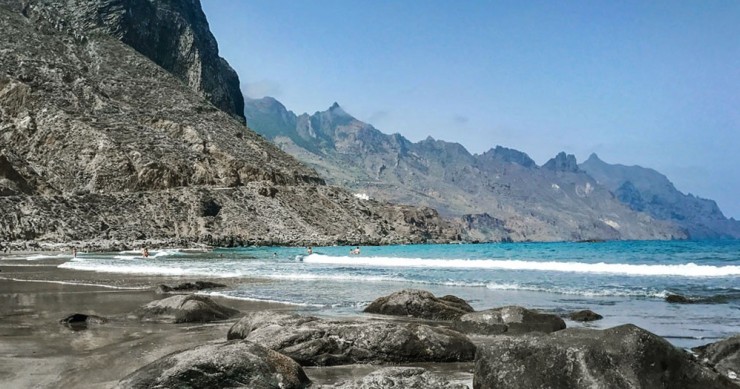 A stretch of Canary Islands shoreline