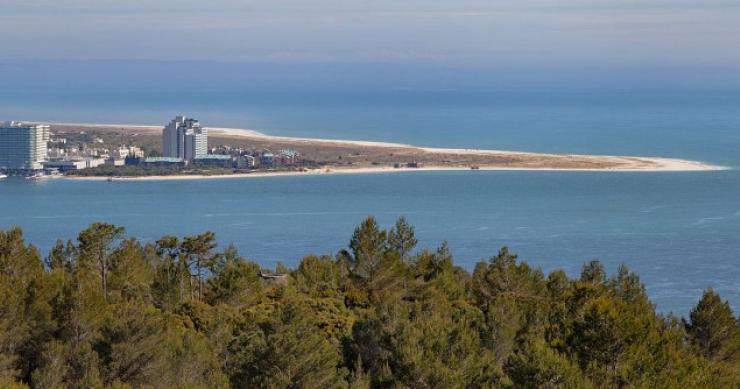 La heredera del imperio Inditex, Sandra Ortega, comienza la construcción de su ‘resort’ portugués