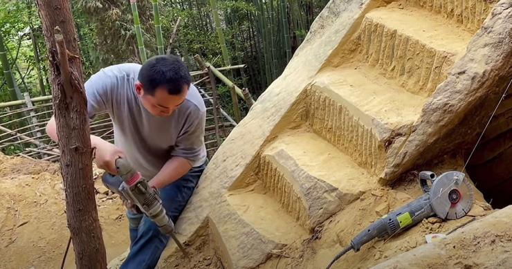 Un hombre cava un agujero en una roca y la convierte en la casa de sus sueños